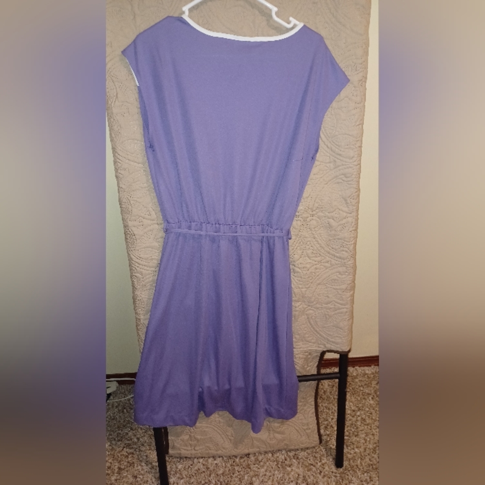 Dress - Picture 3 of 4